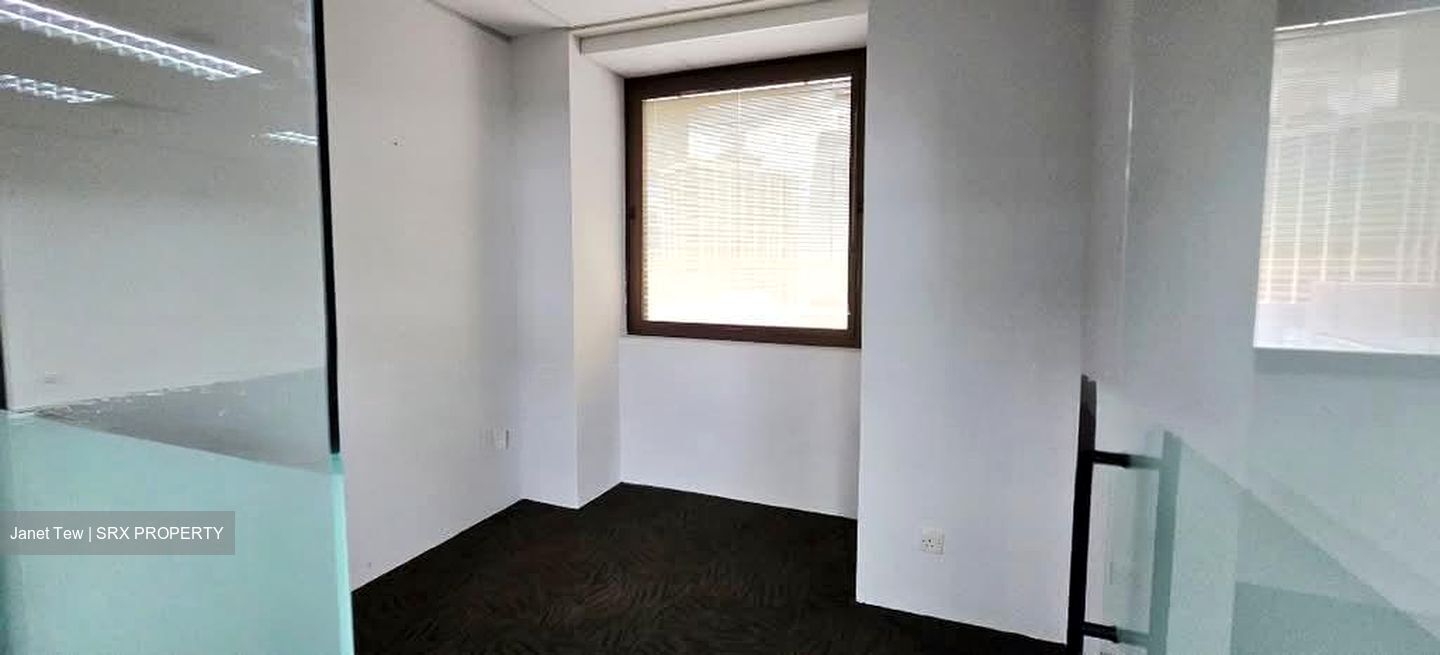 Lippo Centre (D2), Office #570941011
